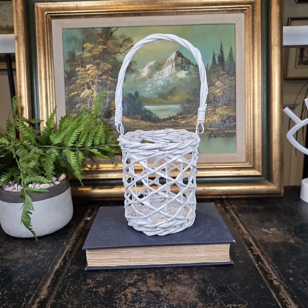 Vintage White Wicker Rattan Hanging Basket Planter Lantern Handle 11.5" Tall